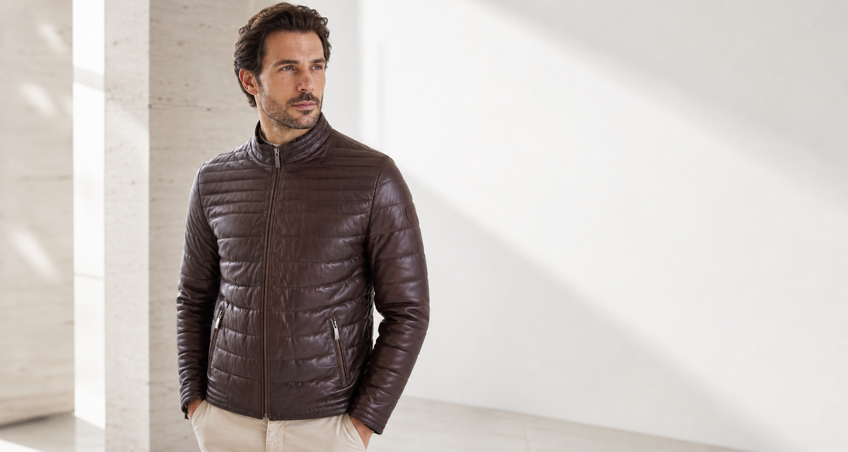 Marjinal Leather kahverengi kapitone erkek deri mont editoryal görseli